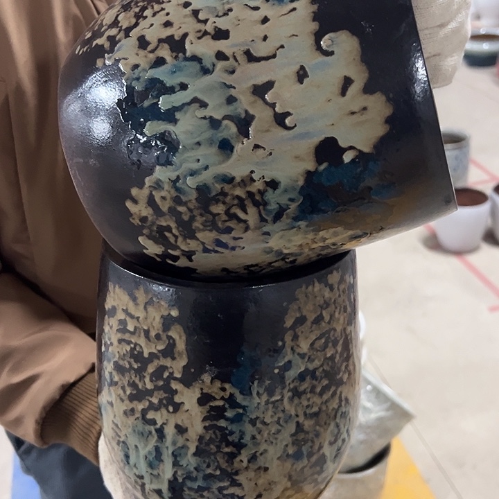 高度23厘米口18厘米