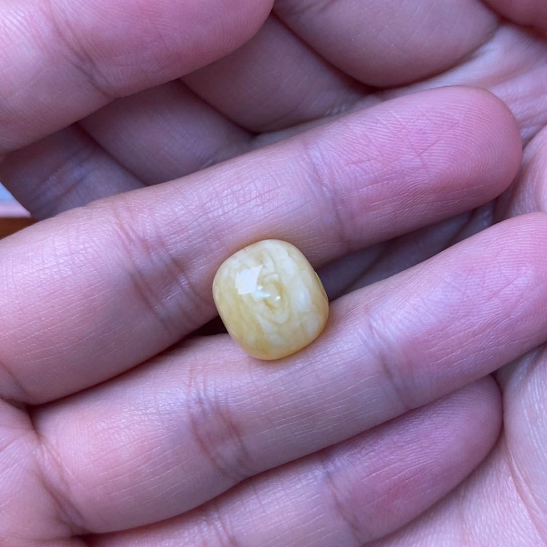 裸石琥珀未镶嵌阳**蜜蜡