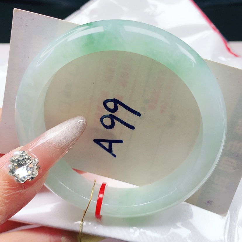 【闪购商品】翡翠手镯未镶嵌55.5圈