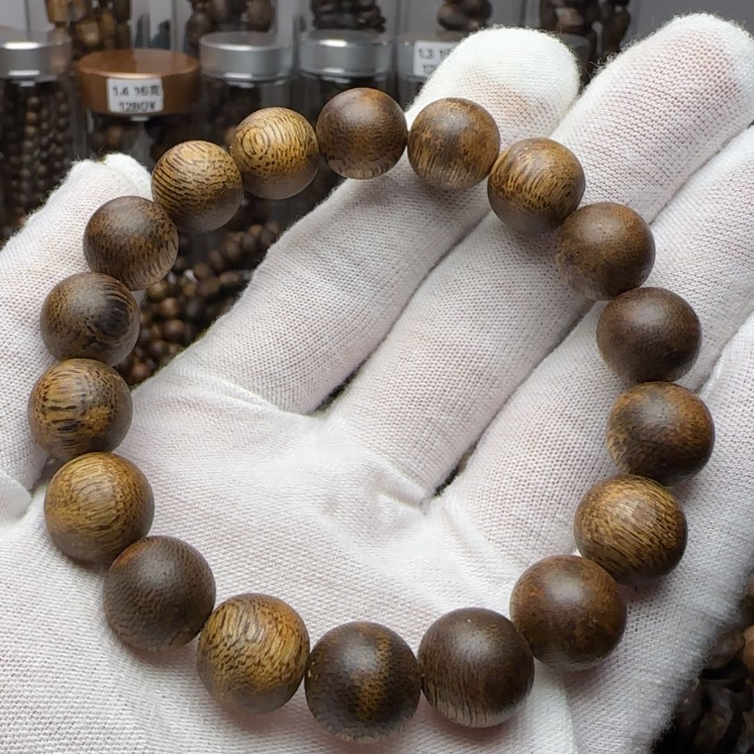 沉香手串绿奇楠海南乌身1.2规格10.4克