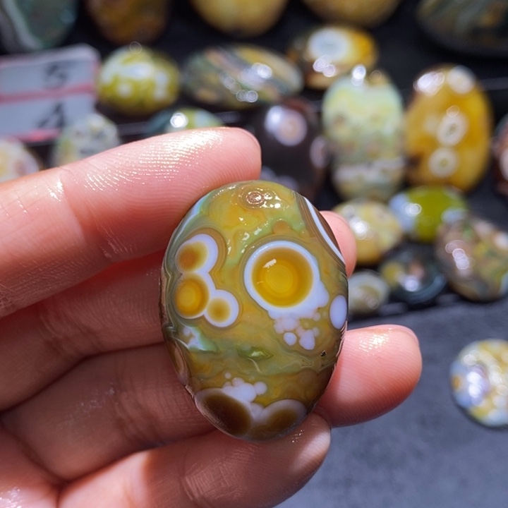 玛瑙/玉髓未镶嵌珠宝半成品38