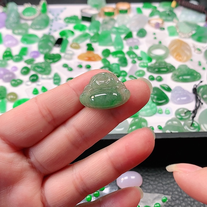 翡翠颈饰未镶嵌翡翠