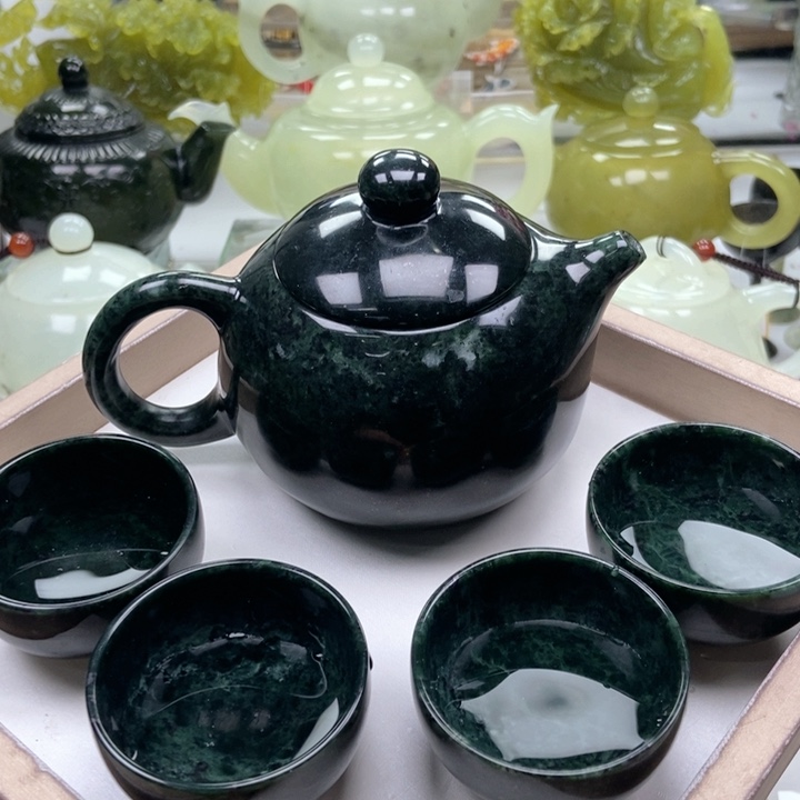 蛇纹石玉壶未镶嵌