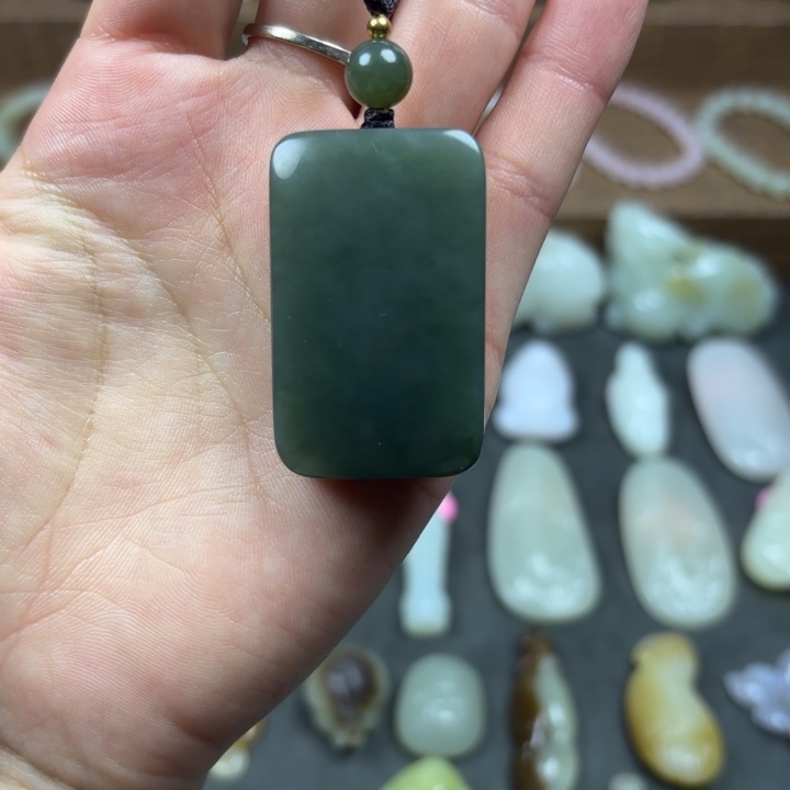 和田玉颈饰未镶嵌且末蓝无事牌