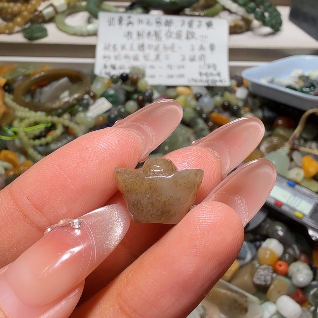 和田玉未镶嵌珠宝奇石