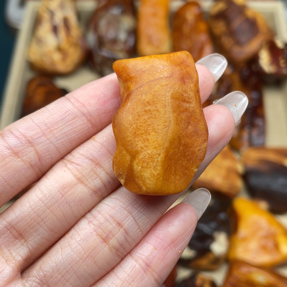 琥珀未镶嵌珠宝奇石