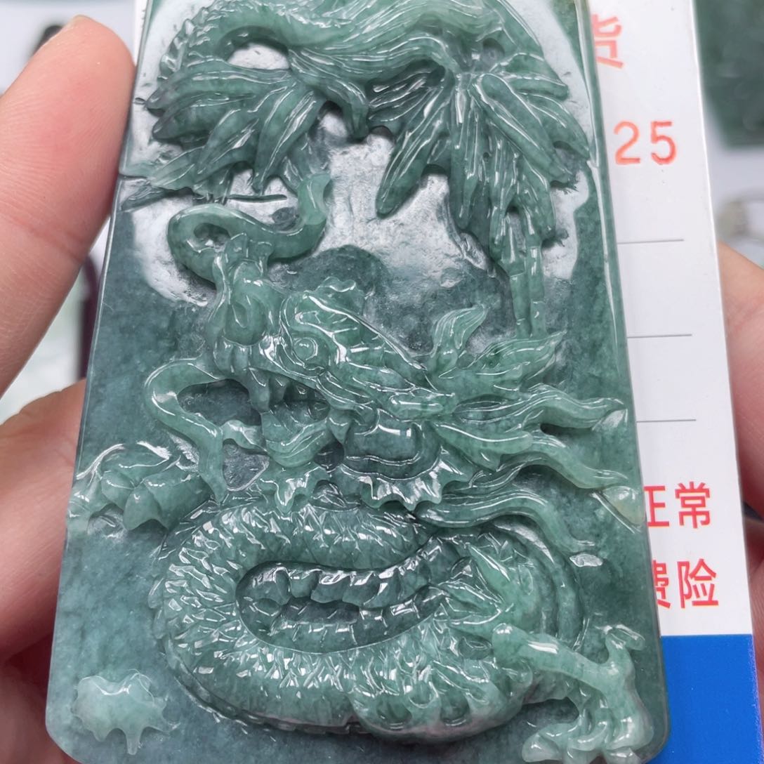 翡翠颈饰未镶嵌888888888888