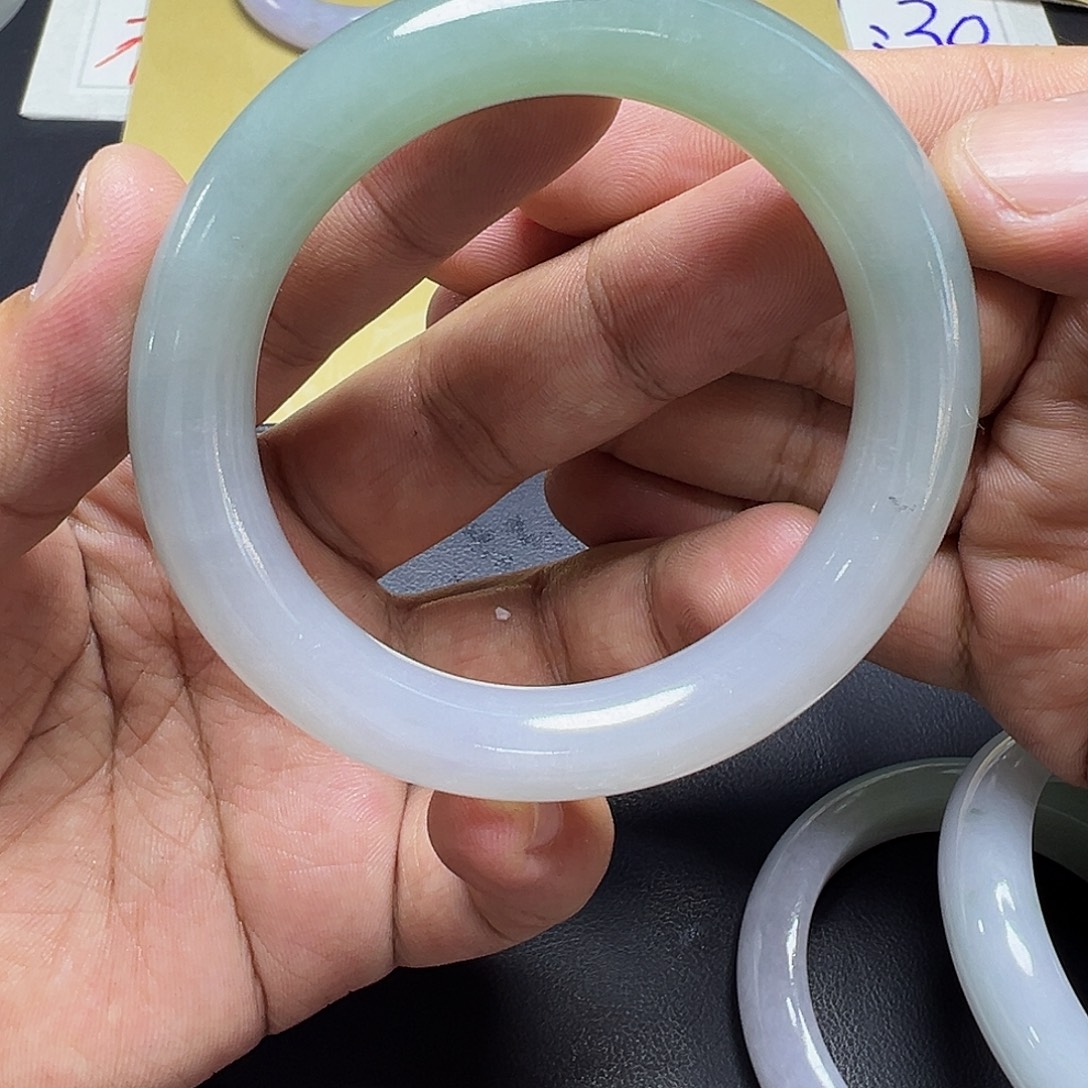 翡翠未镶嵌手镯翡翠手镯