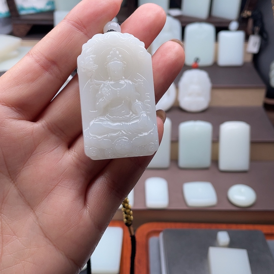 和田玉未镶嵌颈饰