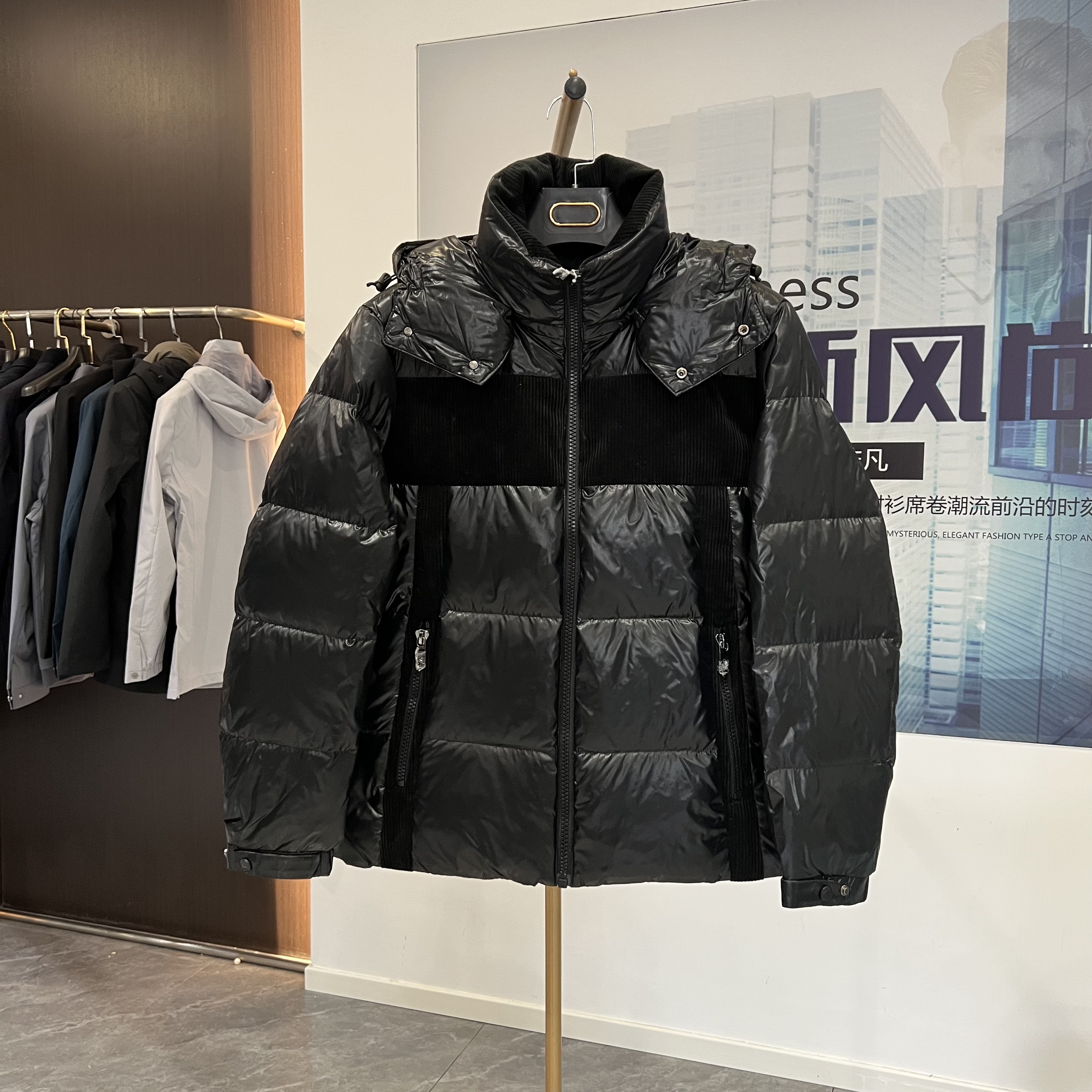 劲短版茄克羽绒服廓型版（4134）