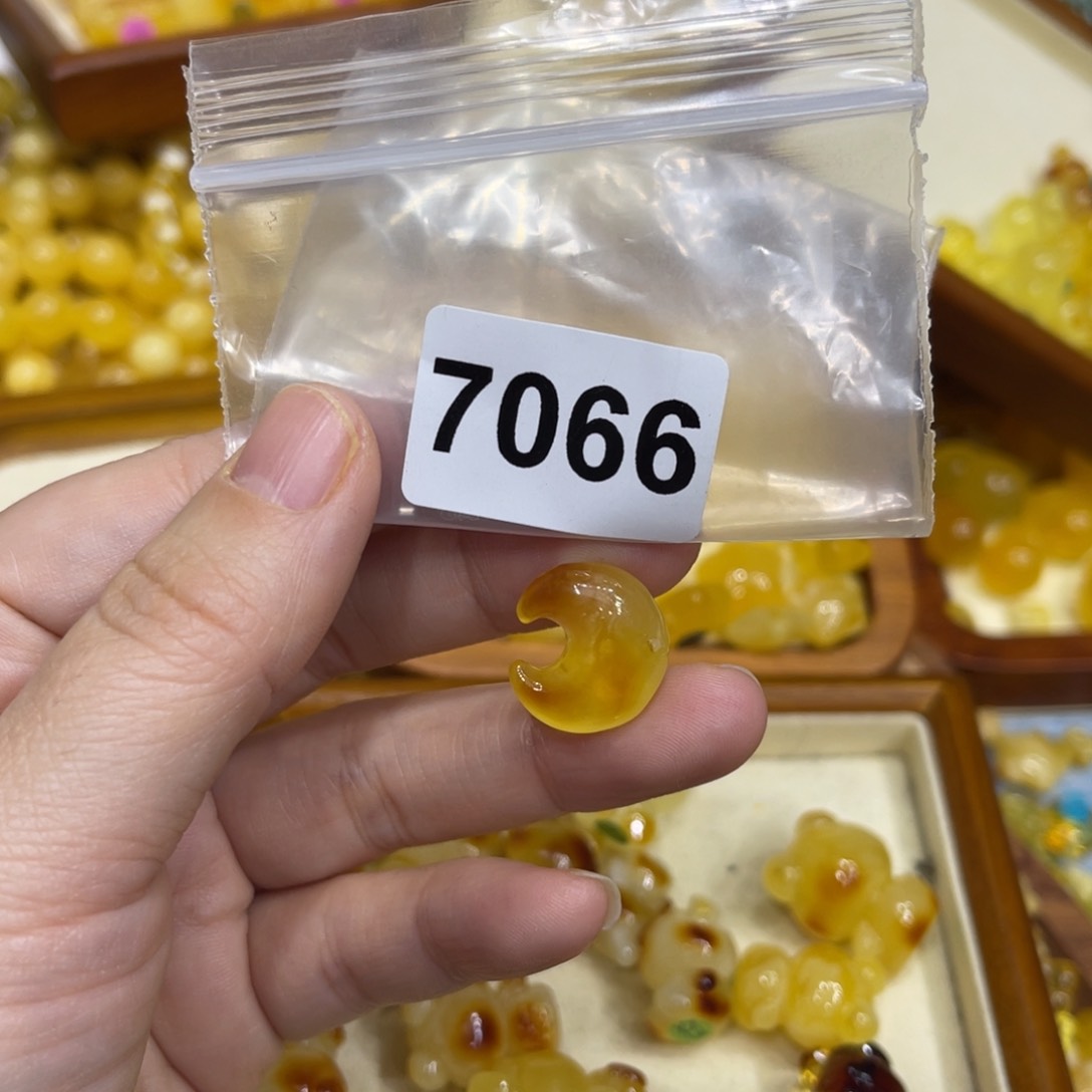 琥珀珠宝奇石未镶嵌