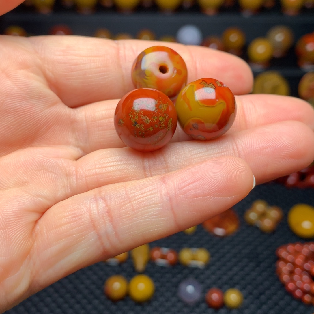 只***～玛瑙/玉髓未镶嵌宣化上古战国红