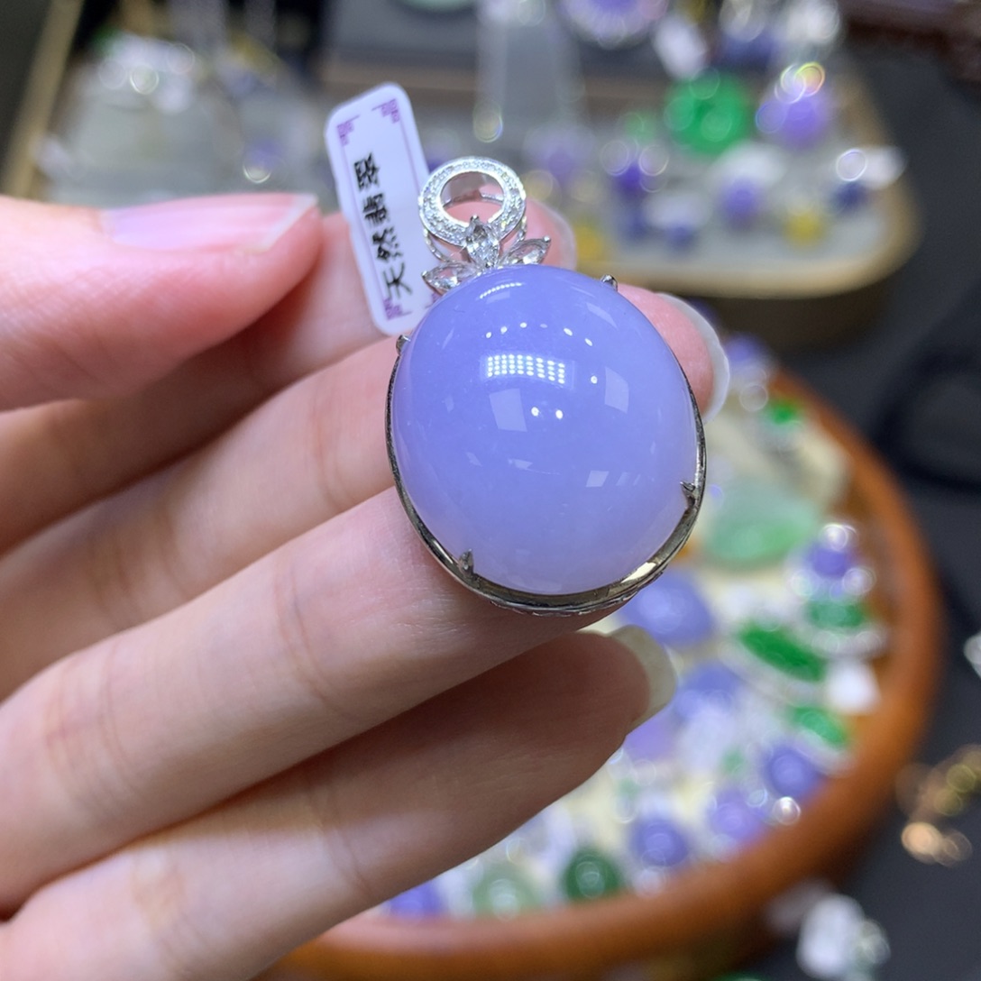 翡翠颈饰18K金镶嵌翡翠吊坠项链