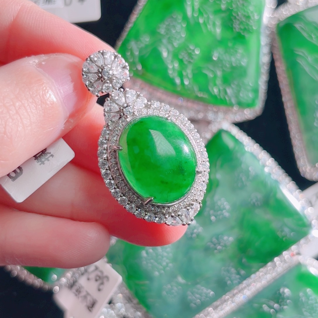 翡翠颈饰银S925镶嵌蛋面