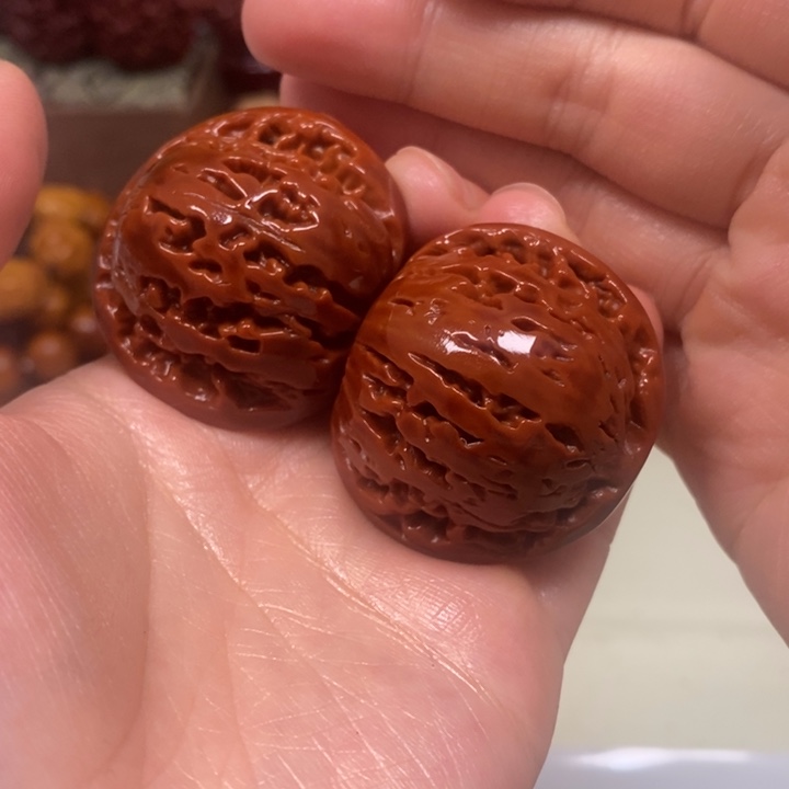 文玩核桃吊坠光头楼