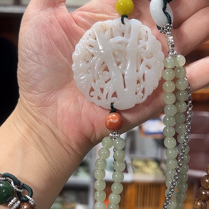 颈饰未镶嵌和田玉