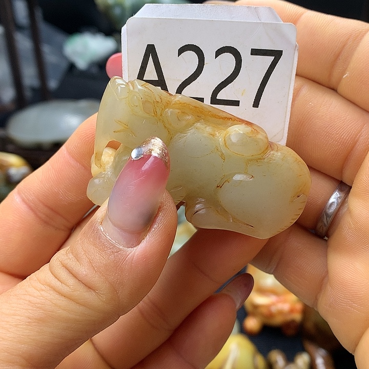 和田玉未镶嵌车挂