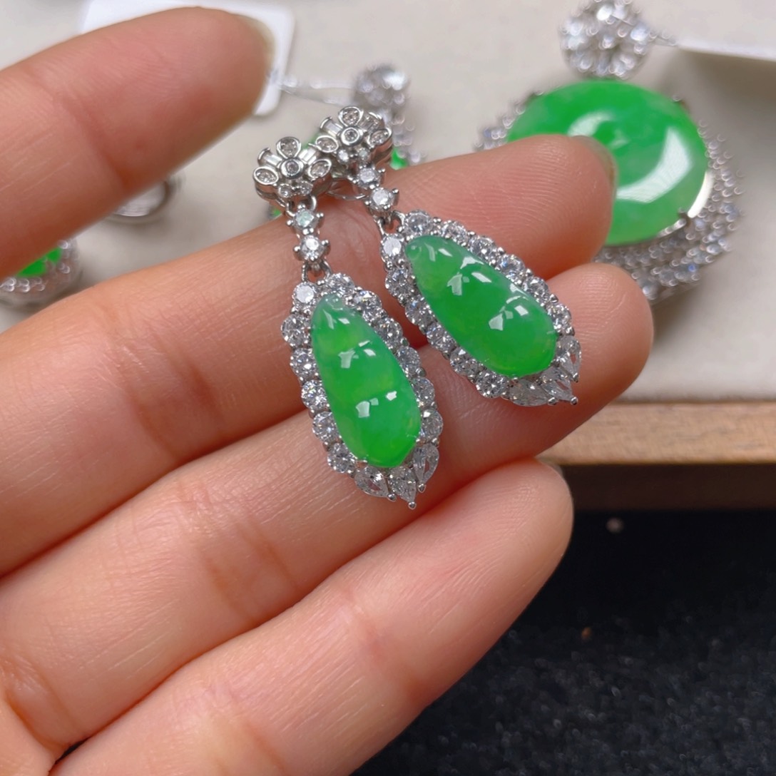 翡翠颈饰银S925镶嵌翡翠