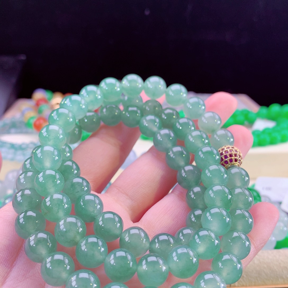 翡翠手链未镶嵌湖水绿色