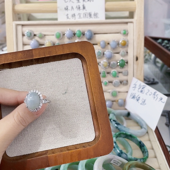 翡翠未镶嵌颈饰天然翡翠Ａ货