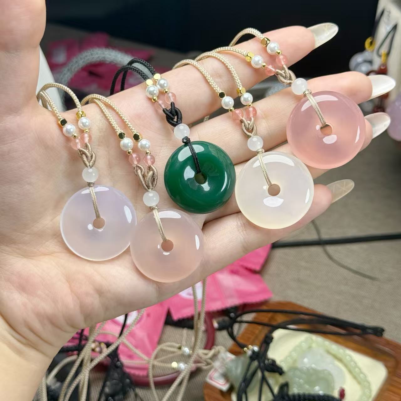 玛瑙玉髓素面简约平安扣吊坠