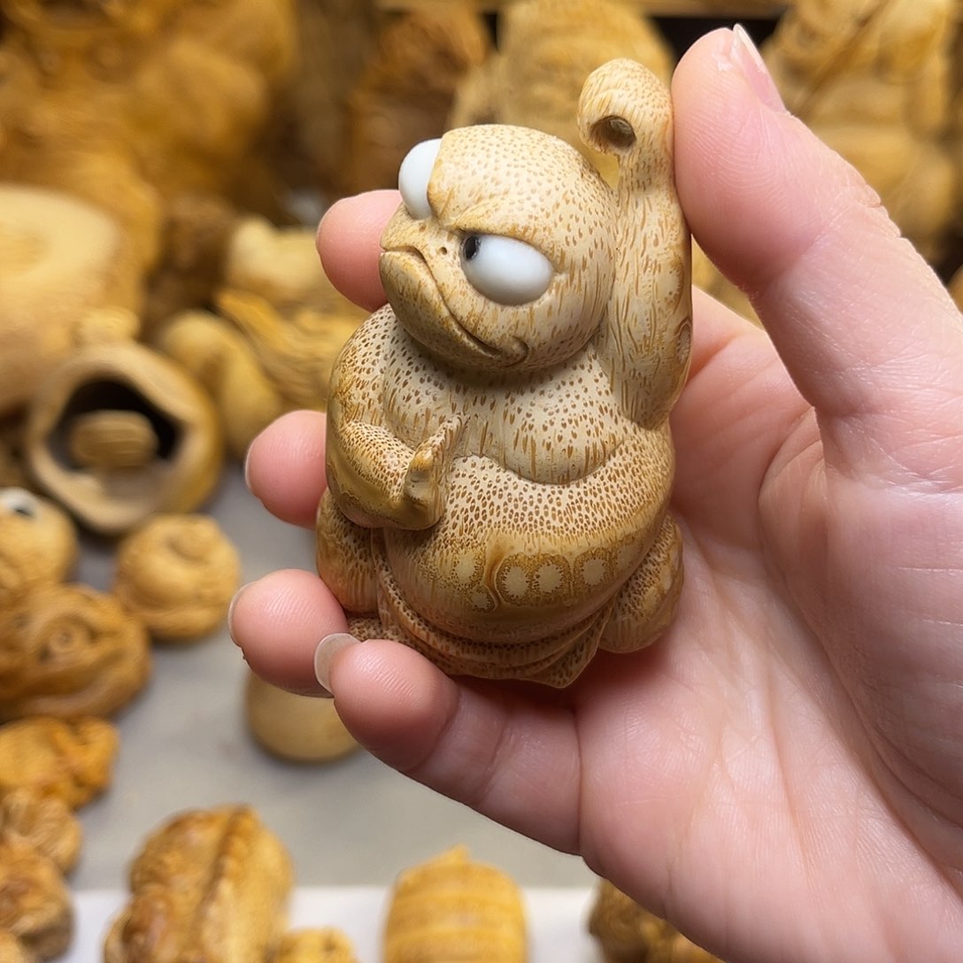 竹单**狼竹根的雕刻艺术