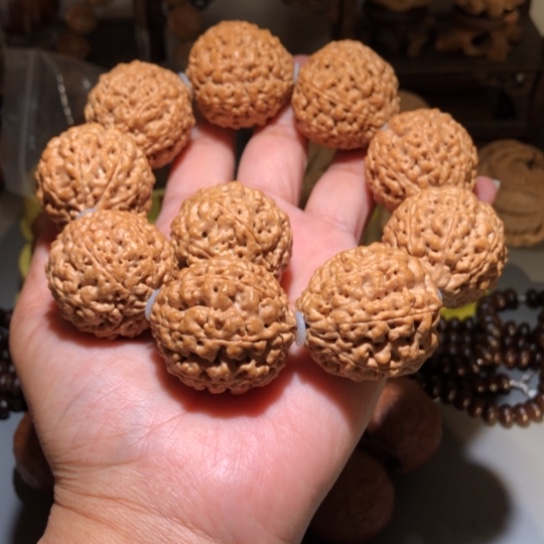 那***杨吊坠橄榄核多瓣金刚手串