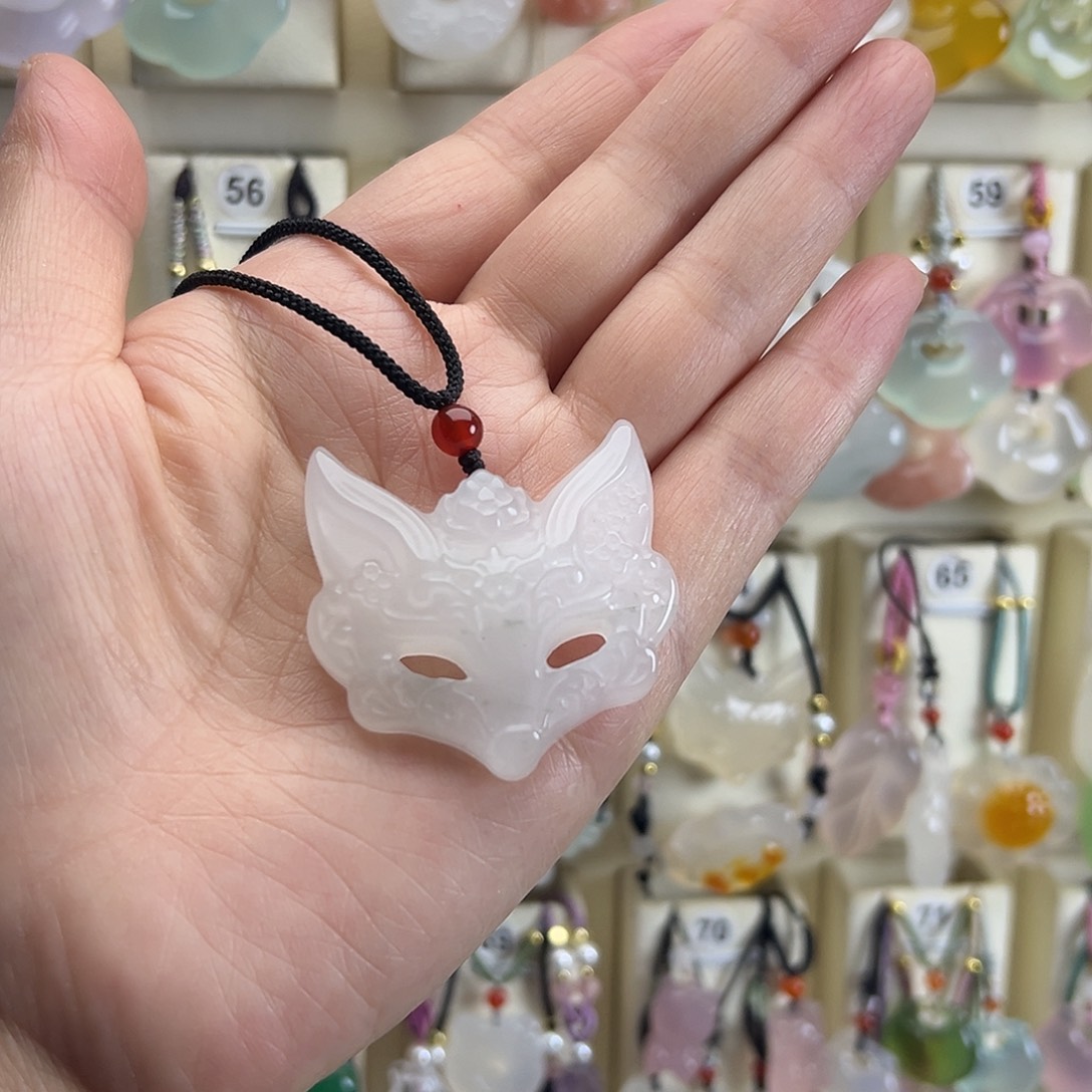 牡***花玛瑙/玉髓未镶嵌颈饰