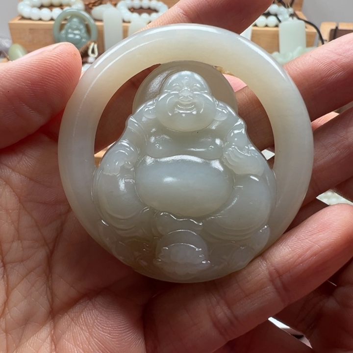 和田玉未镶嵌颈饰且末佛