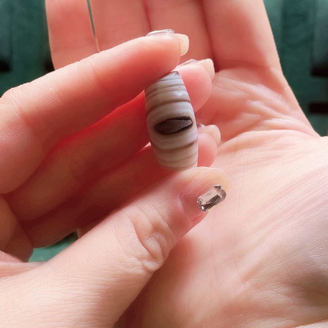 飞***猴玛瑙/玉髓未镶嵌珠宝半成品