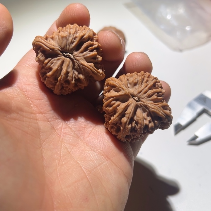 小***粥文玩核桃把件南疆石