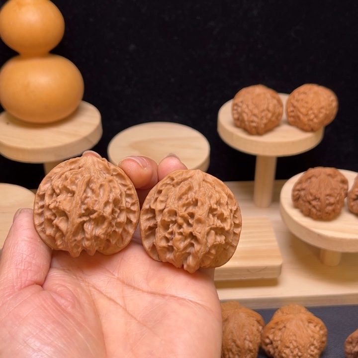 正***下文玩核桃吊坠43苹果园