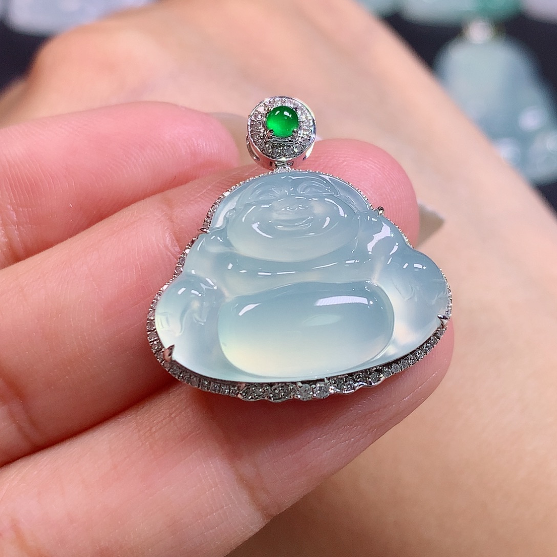 翡翠18K金镶嵌颈饰佛公