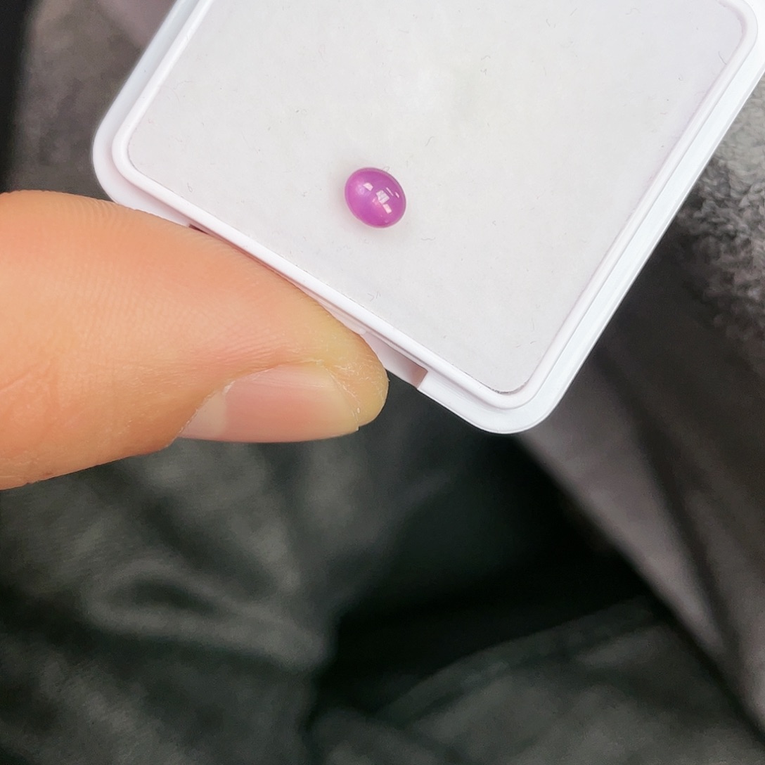 红宝石裸石未镶嵌0.49Ct。