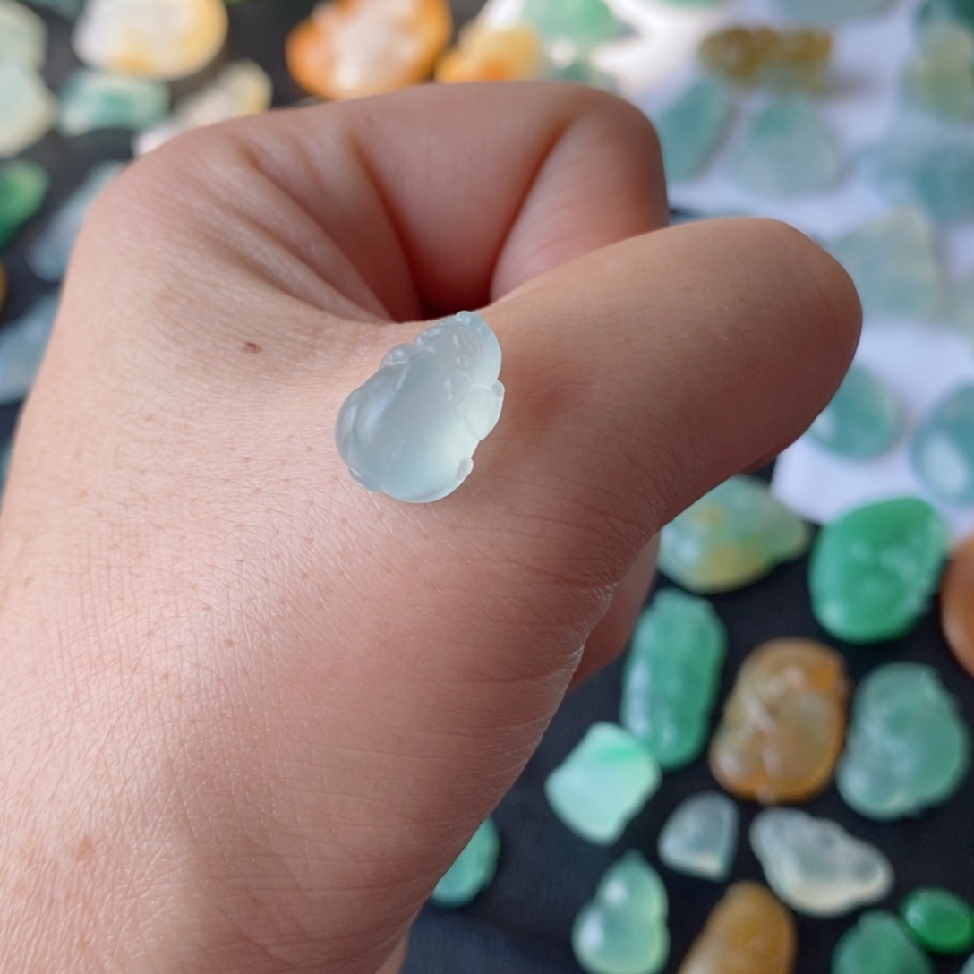 定制翡翠未镶嵌貔貅