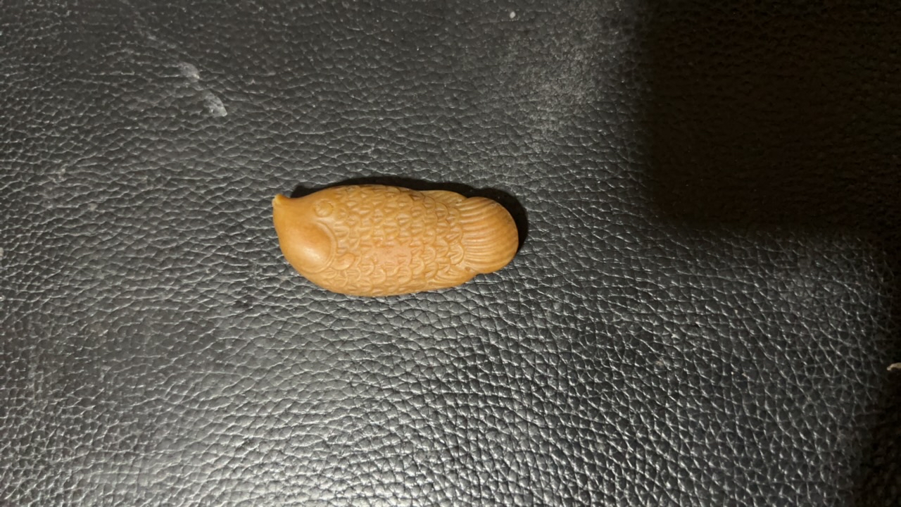 非金属玻璃吊坠 黄沁原石小鱼吊坠