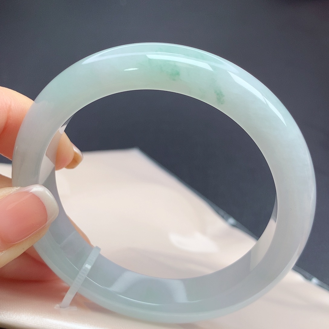 翡翠手镯未镶嵌05n n n n n n n n