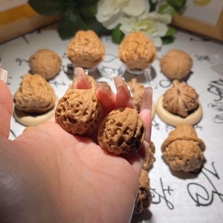 文玩核桃吊坠28全品野生手捻直播选购中