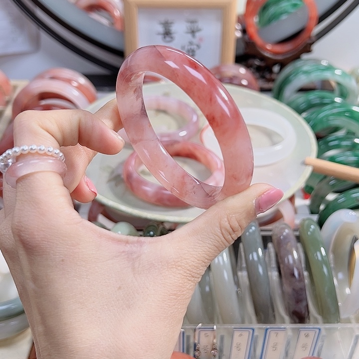 石英质玉手镯未镶嵌梅*