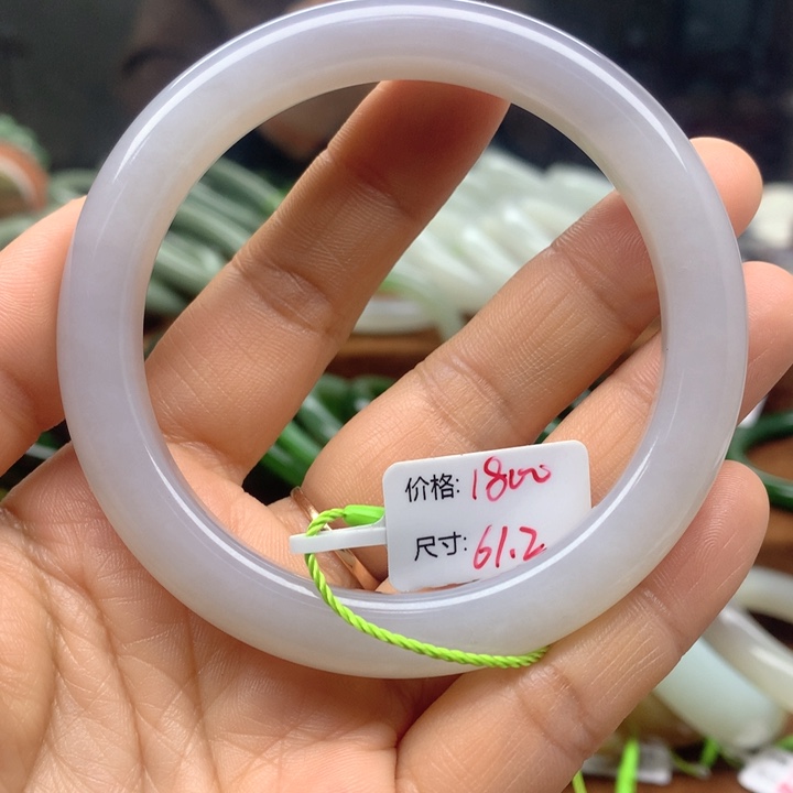 未镶嵌手镯和田玉（碧玉）