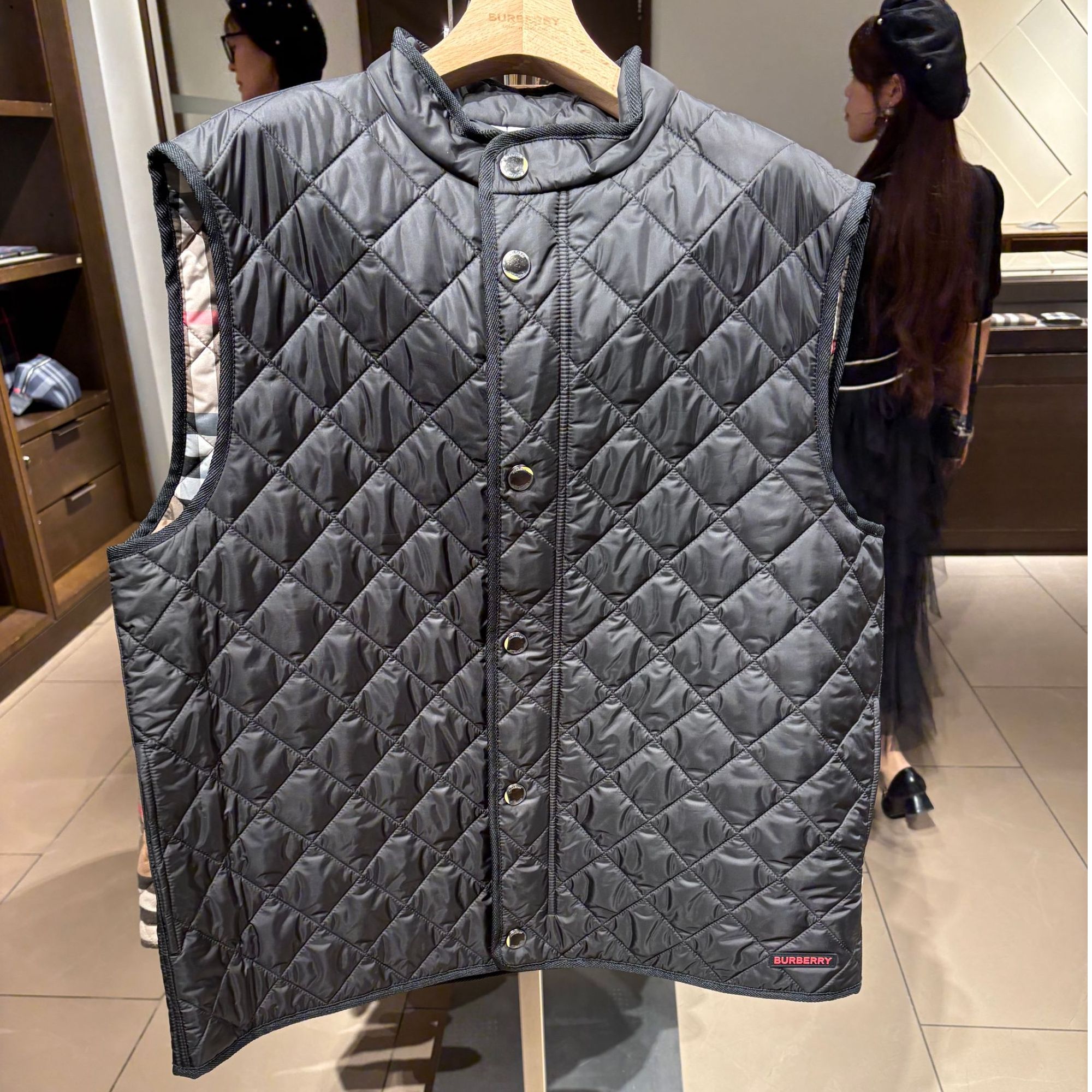 【巴黎直邮】Burberry博柏利纯色单排扣 立领马甲 男款黑色80914611