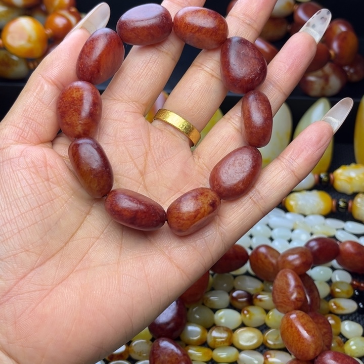 喝***动和田玉未镶嵌手链