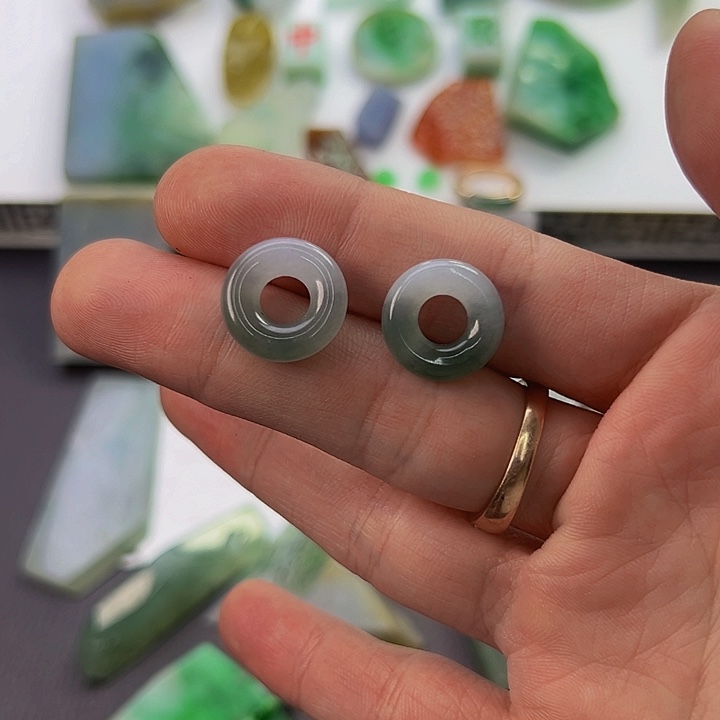 未镶嵌定制翡翠踏****蜂甜甜圈