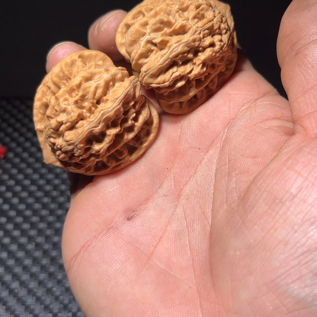 文玩核桃把件18号 霞云岭