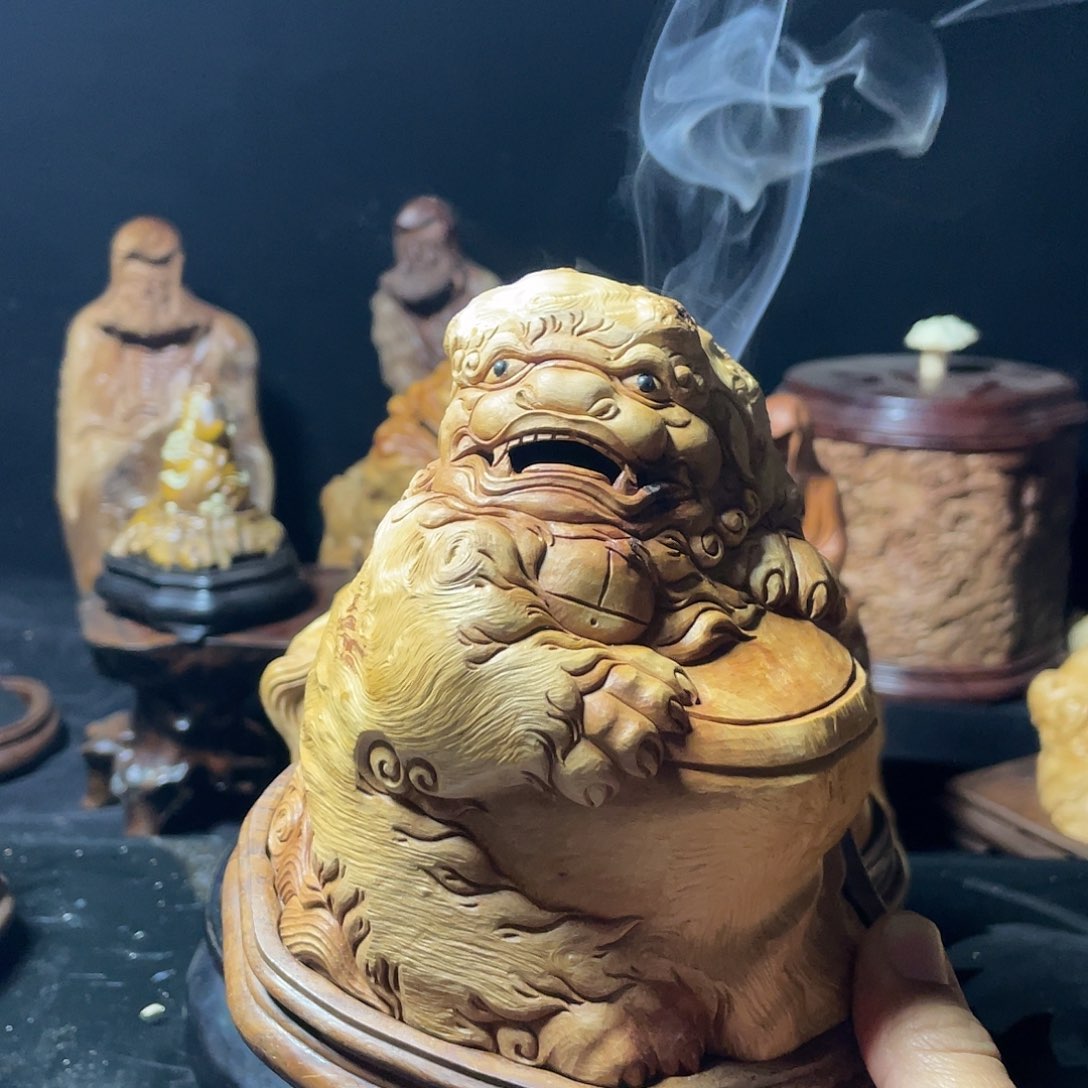 荔枝木山****。荔枝木狮子香炉