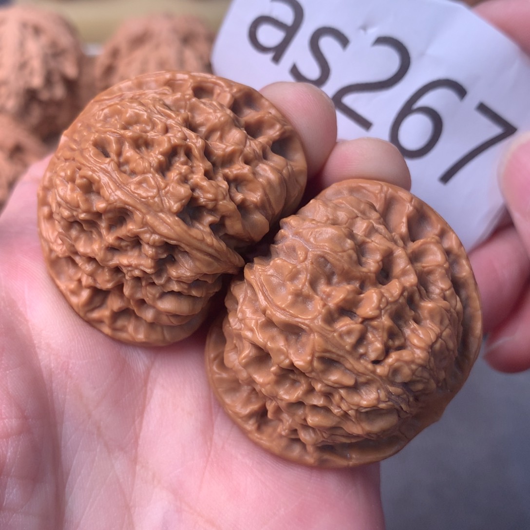 文玩核桃把件红皮粗筋球疆41