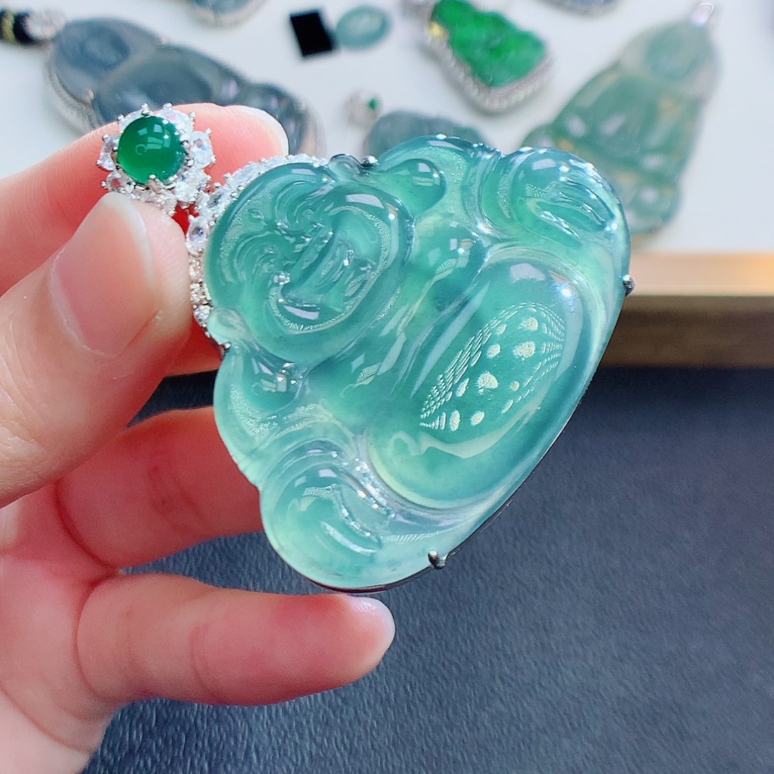 翡翠颈饰未镶嵌翡翠