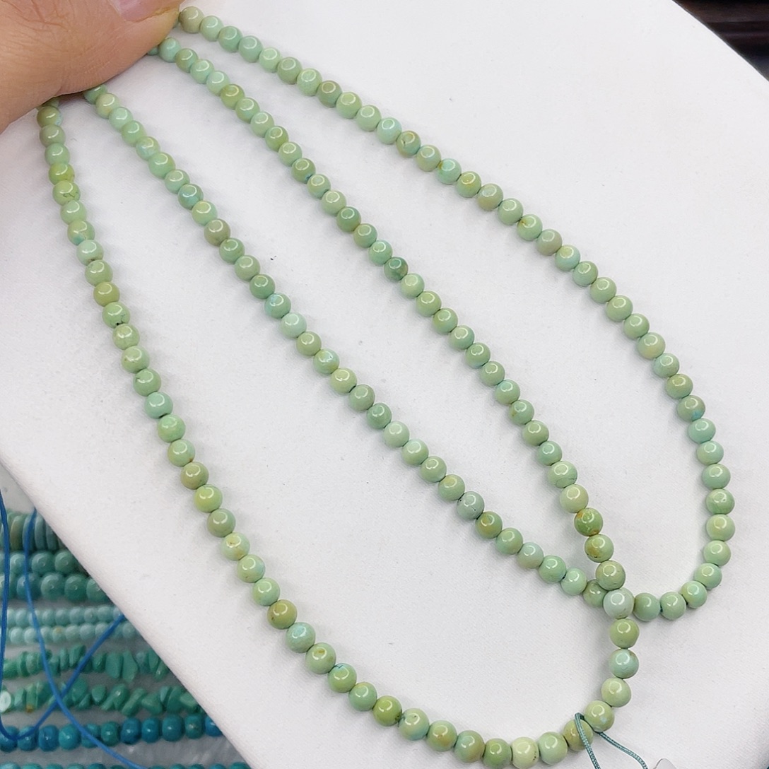 绿松石未镶嵌颈饰