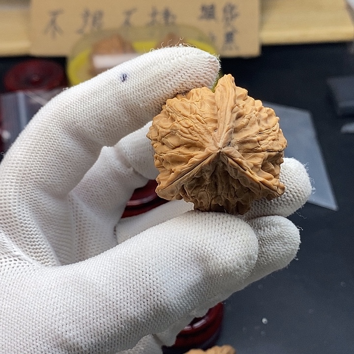 奥***噢吊坠文玩核桃磕碰不退不换