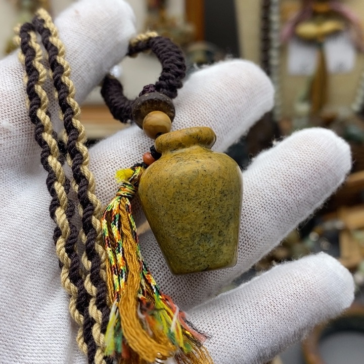 岫岩河磨玉（透闪石质玉）挂件未镶嵌